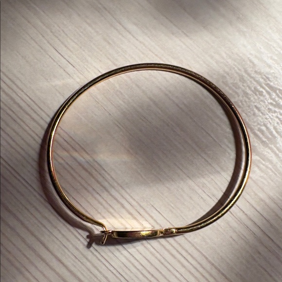 Marc Jacobs Gold/Black Enamel Hinge clip bracelet like new - Picture 6 of 10